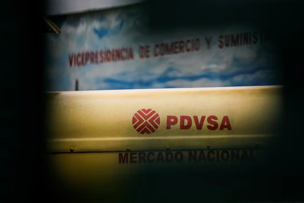 Des organisations indépendantes et des analystes financiers soutiennent qu'une grande partie de l'endettement a eu lieu dans un contexte d'accusations de détournement de fonds, de détournement de ressources et de corruption au sein de PDVSA (REUTERS/Leonardo Fernández Viloria/Archives)