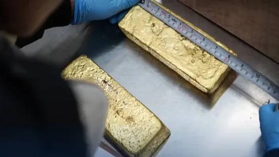 La Fiscalía récupère deux barres d'or d'une valeur de 2,5 millions de S/ qui devaient être envoyées en Inde.