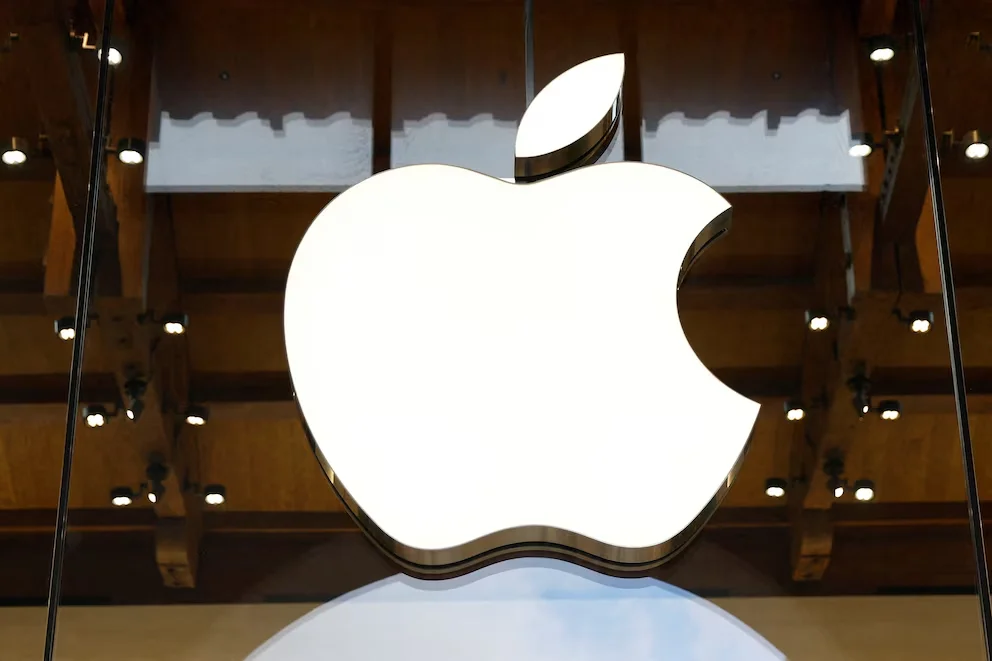 Apple recherche les puces IA de Nvidia pour renforcer ses systèmes d'IA. REUTERS/Abdul Saboor/File Photo