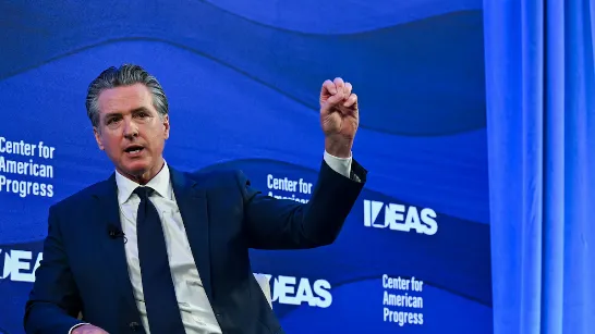 Le gouverneur de Californie a signé un décret exécutif pour faire face à l'impact sur l'emploi de l'intelligence artificielle.