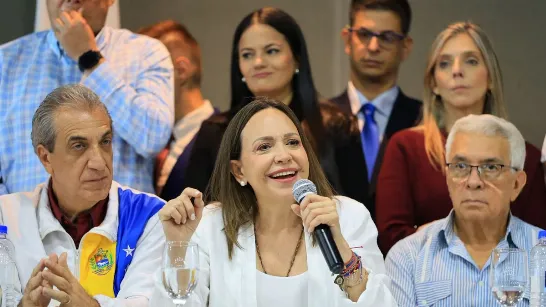 María Corina Machado a affirmé qu'elle sera candidate à la présidence du Venezuela et a annoncé que "bientôt" elle rentrera dans le pays.