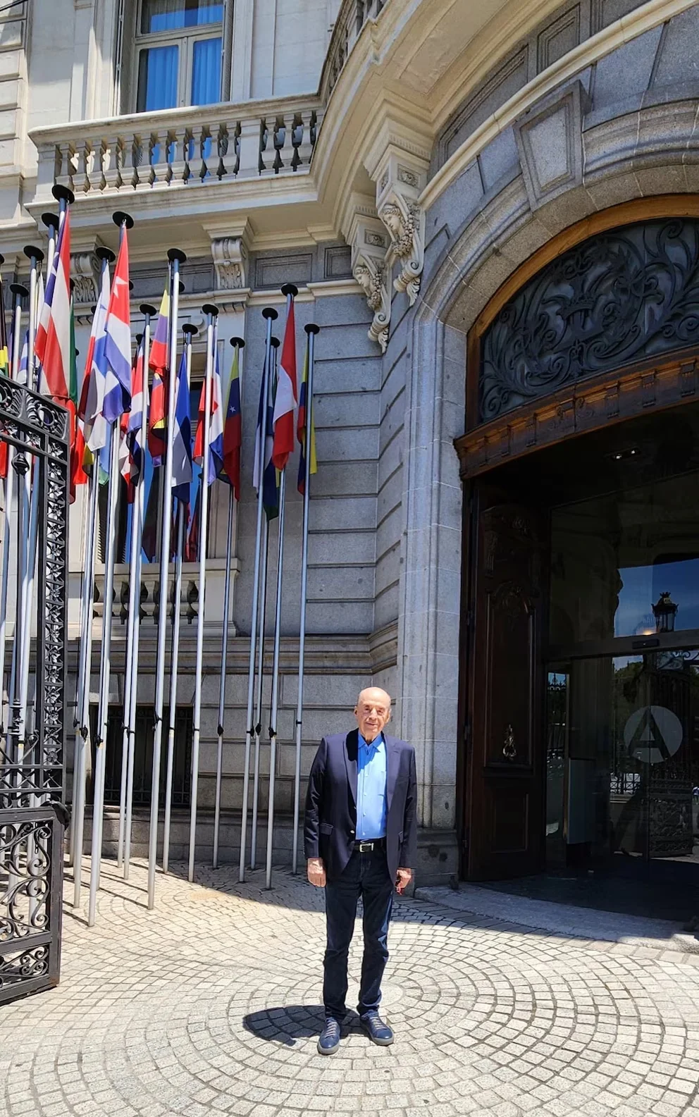 Álvaro Leyva a déposé à Madrid une proposition pour appliquer un mécanisme institutionnel si Gustavo Petro dénonce une fraude électorale en 2026 - crédit @AlvaroLeyva/X