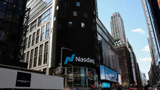 Le Nasdaq s'effondre de 2,21 % et mène les pertes sur les marchés américains.