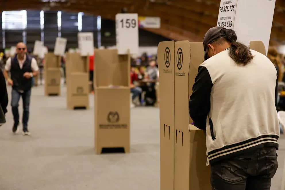 L'article 2 du Décret 2959 de 1997 stipule que le certificat électoral n'est plus valide lors de l'élection d'un nouveau mandat ou d'une corporation équivalente - crédit @Registraduria/X