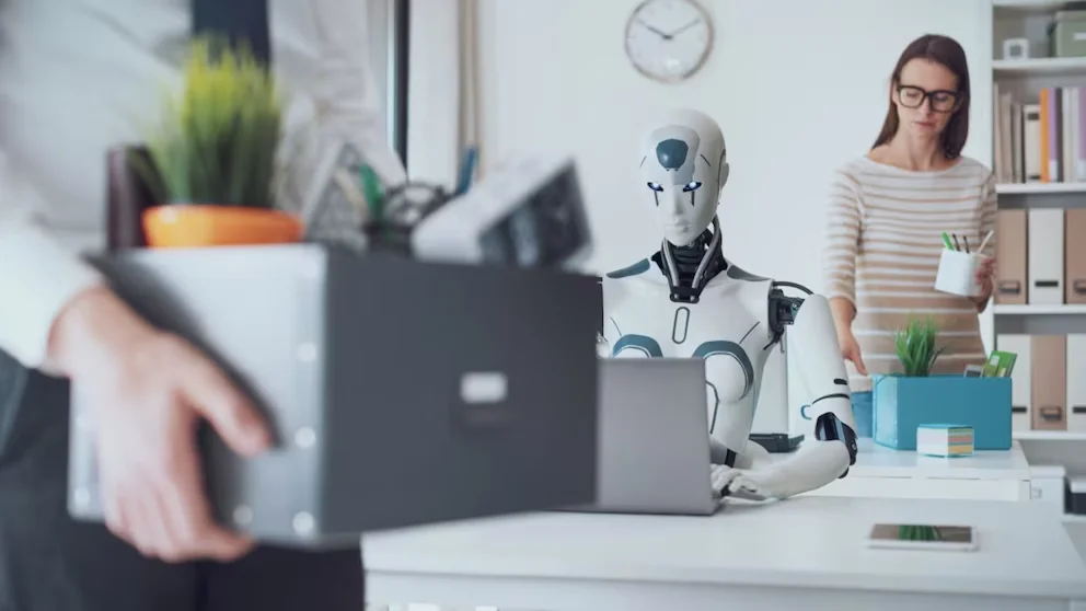 L'intelligence artificielle ne transforme pas seulement les dynamiques professionnelles, mais aussi la perception que les professionnels ont de leur performance et de leur avenir sur le marché du travail