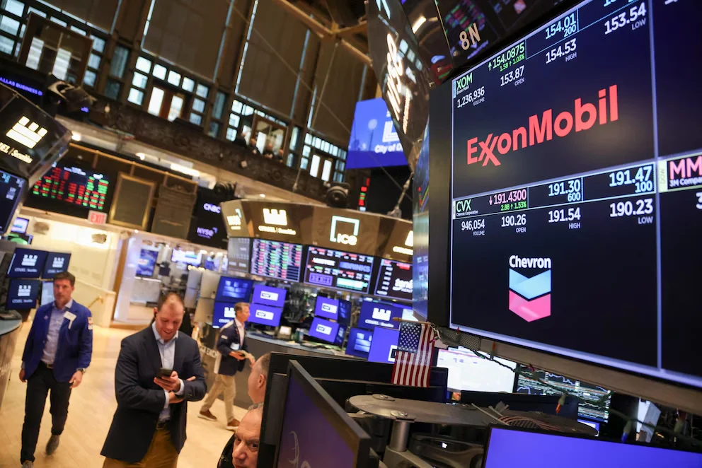 Photographie d'archive de travailleurs à la Bourse de New York (États-Unis). EFE/EPA/SARAH YENESEL
