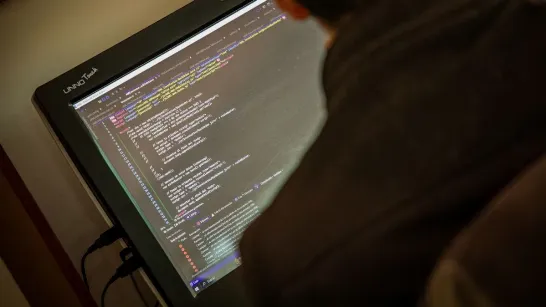Bogotá offre 90 000 places gratuites pour se former en intelligence artificielle, cybersécurité et développement technologique : voici comment s'inscrire.