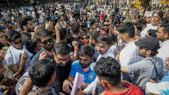 Le Parti Populaire des Cafards a exigé la libération des détenus lors des manifestations en Inde et a menacé de nouvelles manifestations.