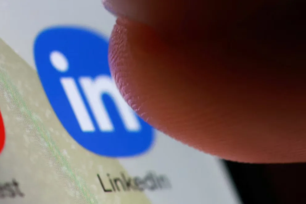 La plateforme a renforcé ses défenses automatiques contre les commentaires et actions automatisées. (Reuters)