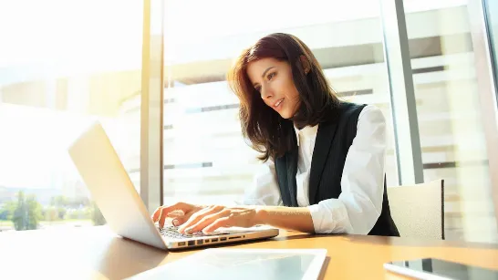 El 62% de limeños ve menos oportunidades laborales sin IA, pero 50% no se siente preparado