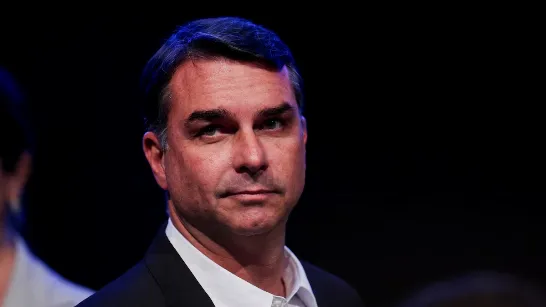 Flávio Bolsonaro a dénoncé des obstacles à l'inscription de sa candidature présidentielle après avoir figuré comme membre d'un autre parti.