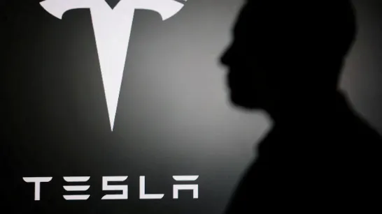 Elon Musk prépare l'avenir de Tesla avec une puce AI5 qui triple l'efficacité de Nvidia en conduite et IA