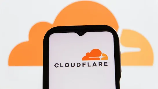 Cloudflare a enregistré plus de trafic provenant d'agents d'intelligence artificielle que de humains : plus de 1 700 % sont des robots