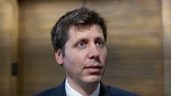 Sam Altman confirme qu'OpenAI ne fera pas son entrée en bourse en 2026 en raison des préoccupations concernant l'IA.