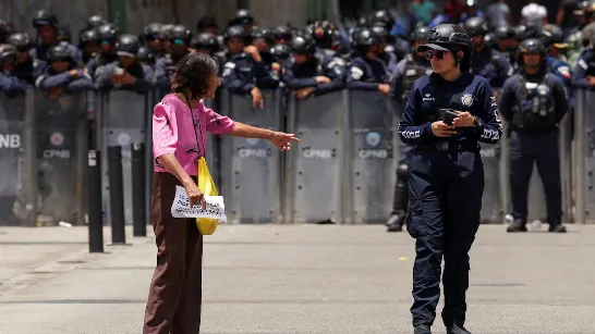 Sindicalistas protestent au Venezuela pour exiger des élections avant la fin de l'année