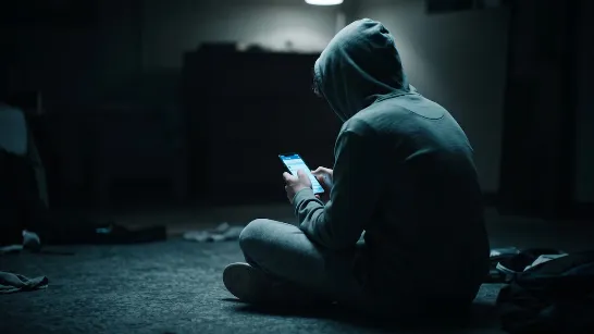 Pourquoi la communication avec des agents d'IA peut impacter les relations humaines et comment l'inverser, selon une étude