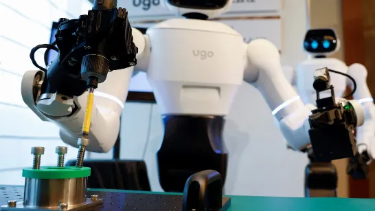 Le Japon prévoit d'exploiter 10 millions de robots avec intelligence artificielle en 2040 pour sauver son économie.