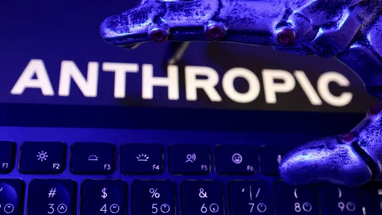 Une intelligence artificielle d'Anthropic découvre des failles dans un système de santé et l'entreprise médicale décide de suspendre ses projets.