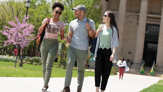 New York élargit l'accès gratuit aux collèges communautaires pour les étudiants adultes dans tout l'État