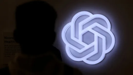 Le FBI a arrêté un ingénieur d'OpenAI pour avoir caché un microphone dans une salle exécutive