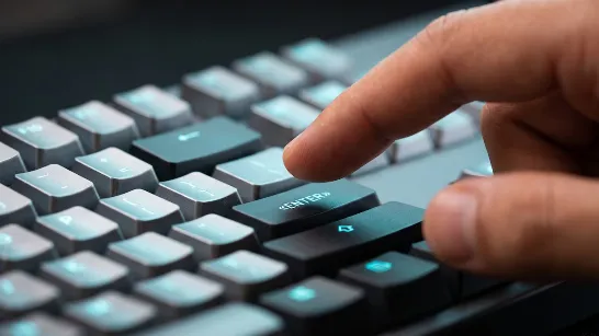 Quand vous téléchargez votre CV sur ChatGPT ou toute autre intelligence artificielle, vous partagez des données personnelles qui peuvent avoir des conséquences.