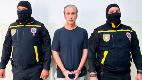 Aissami déclare qu'il ne renonce pas à sa nationalité vénézuélienne pour éviter d'être extradé aux États-Unis.