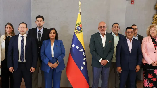Les États-Unis ont salué les « résultats concrets » des négociations au Venezuela pour avancer vers une transition démocratique.
