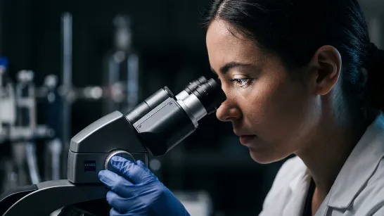 Le Royaume-Uni créera un laboratoire de biosécurité avec l'IA financé par OpenAI et Anthropic