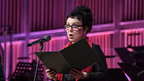 Olga Tokarczuk, lauréate du prix Nobel de littérature qui utilise l'intelligence artificielle pour ses livres : « Malgré les craintes, les écrivains sont les mieux adaptés pour employer l'IA »